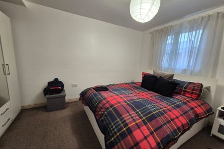 Hopmans Court - Photo 3