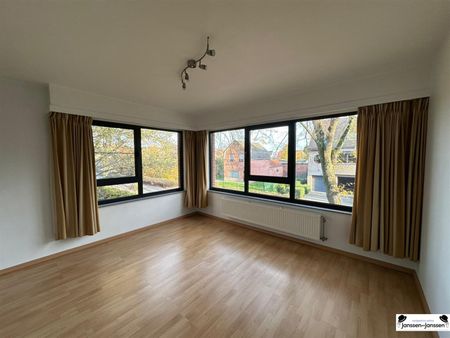 Ruime halfopen bebouwing met zonnige tuin te Gooreind te huur - Photo 4