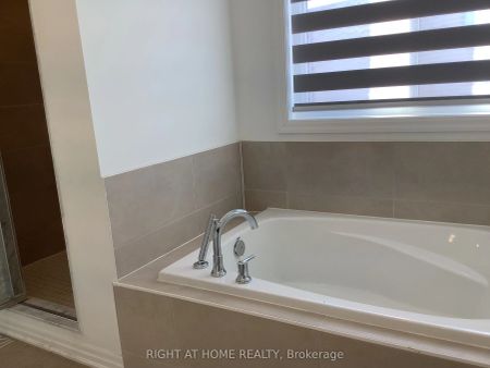 14 Connell Drive #Upper - Photo 5