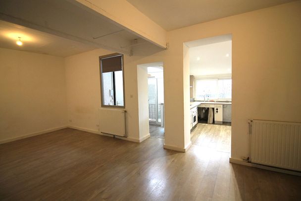 NIMES FACULTES HOCHE Bel appartement de type 3 de 78.54 m2 avec terrasse ., - Photo 1