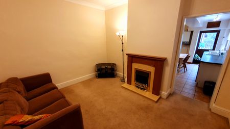 4 bedroom house - Photo 3