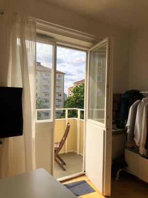 Ymsenvägen, Årsta - Photo 1