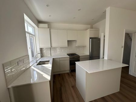 3 Bed Terraced House, Mayhill Road, SE7 - Photo 5