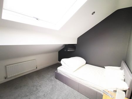 6 Bed Terraced House, Channell Road, L6 - Photo 3