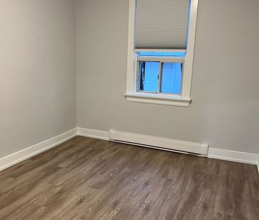 For Lease - 97 Twelfth Street Unit# Main Floor, Toronto, Ontario - Photo 2