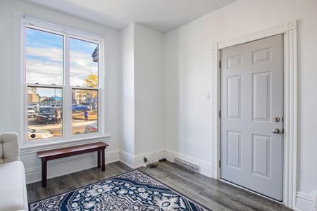 For Lease - 49 Wentworth #Main Street, Hamilton, Ontario - Photo 2