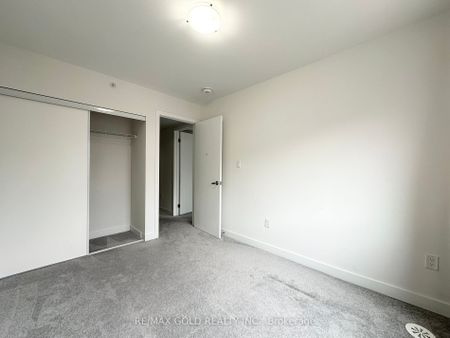 Condo Townhouse For Lease | E8143478 - Photo 5