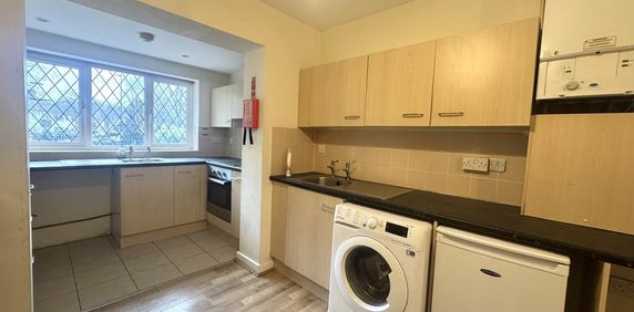 House share to rent - Photo 2