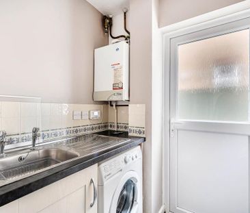 4 bedroom detached house to rent - Photo 6