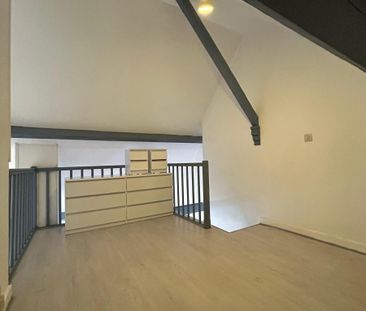 Location studio avec mezzanine en hyper centre - Photo 5