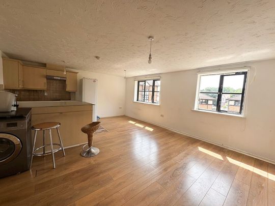 2 Bed Flat, Somerset Hall, N17 - Photo 1