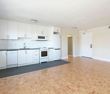 For Lease - 95 Lawton Boulevard Unit# B2, Toronto, Ontario - Photo 1