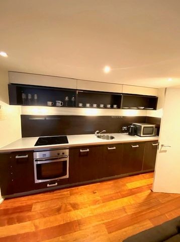 1 Bed Flat, The Q Building, E15 - Photo 2