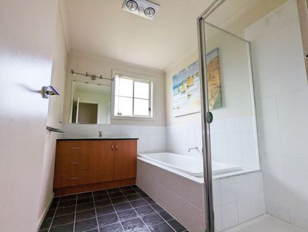 MODERN THREE BEDROOM TOWNHOUSE IN WELL PRESENTED COMPLEX - Photo 3