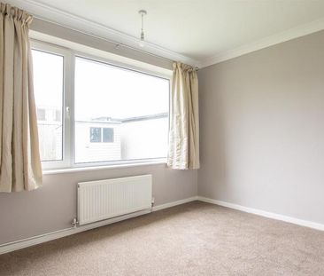 2 bedroom bungalow to rent - Photo 2