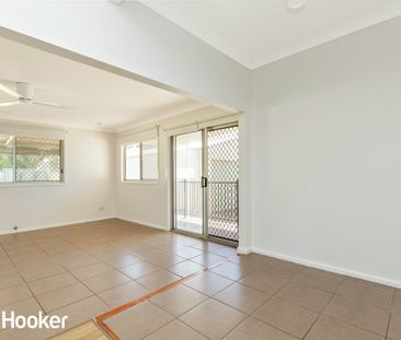 Spacious 3-Bedroom Home with 6-Car Garage in South Tamworth! - Photo 5
