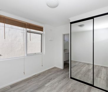 Central One Bedroom Apartment in the Heart of Richmond - Photo 2