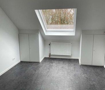 2-Zimmer-Wohnung mit EBK, Dachterrasse + Außenstellplatz -KL-Erlenbach - Photo 1