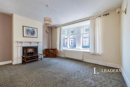 4 bedroom flat to rent - Photo 2