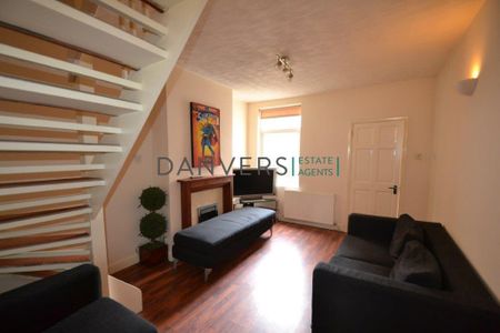 3 bedroom terraced house to rent - Photo 2