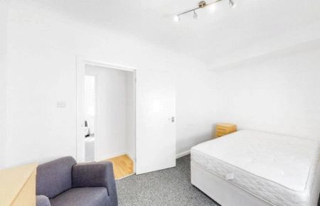 2 Bedroom Apartment - Photo 2