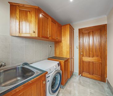 Stunning 1-bedroom Studio with Exclusive Swimming Pool Access and W... - Photo 5