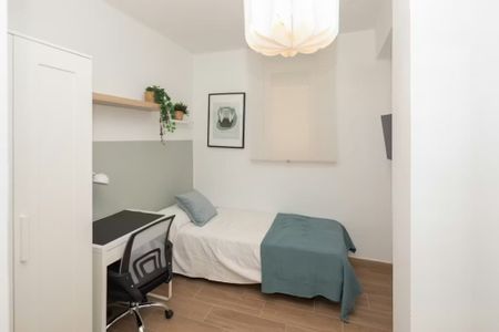 Carrer Olimpia Arozena Torres, Valencia, Valencian Community 46018 - Photo 4