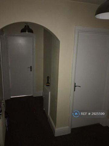 3 bedroom flat to rent - Photo 5