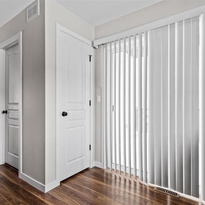 Address: - Photo 1