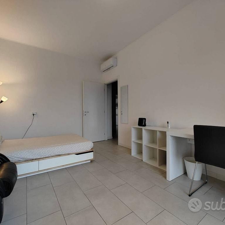 Stanza in appartamento di 75 m² a Milano - Photo 1