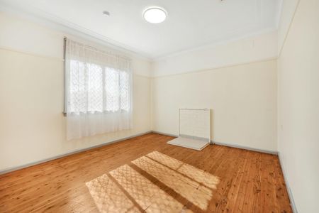 Neat and Tidy Tamworth West - Photo 2