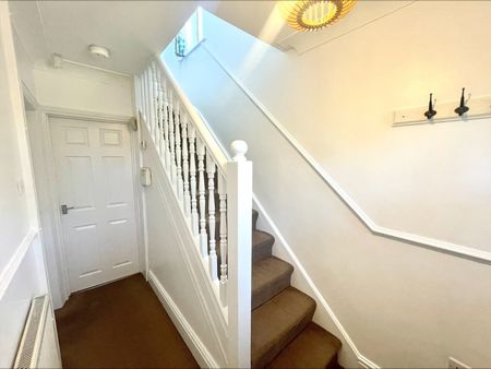 3 bedroom semi-detached house to rent - Photo 3