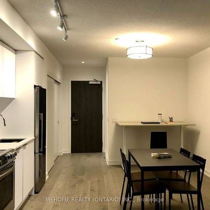 Yonge + Richmond Street E Spacious +Functional 1Bdrm Lrg Living Room - Photo 1