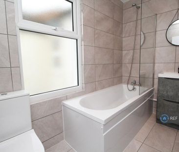 4 bedroom terraced house to rent - Photo 3