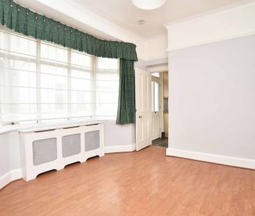 Belgrave Crescent, Harrogate - Photo 1