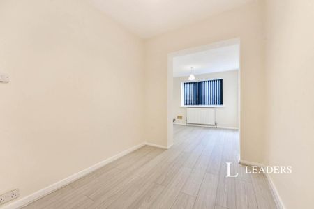3 bedroom terraced house to rent - Photo 3