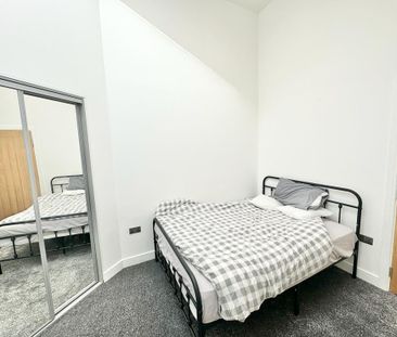 1 bedroom in a house share to rent - Photo 2