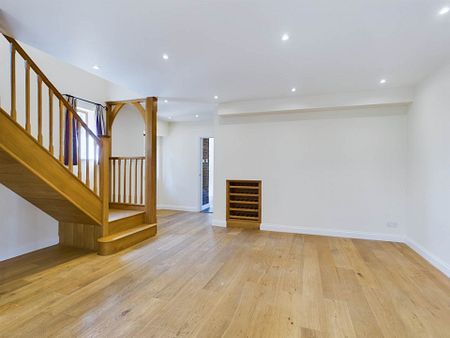 School Lane, Dinton - Photo 2