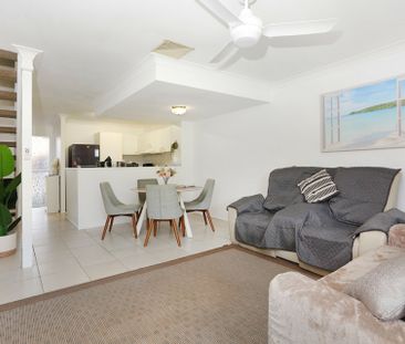 CHARMING TOWNHOUSE IN CENTRAL NERANG - Photo 2