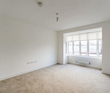 4 bedroom detached house to rent - Photo 2