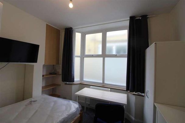 Devonshire Road, **student Apartment** Student Apartment **, Southampton, SO15 - Photo 1