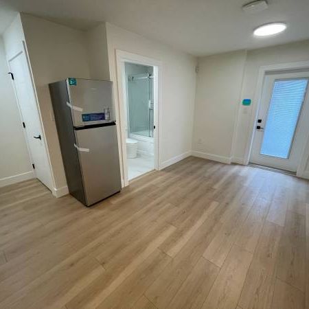 Brand New 1 Bedroom 1Bath @Vancouver West Dunbar - Utilities included! - Photo 4