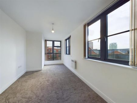 2 bedroom penthouse to rent - Photo 2
