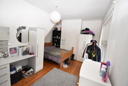 5 Bed Terraced House, Whitby Road, M14 - Photo 4