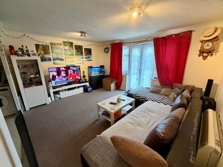 Burton Court, Peterborough PE1 5AF, Property for rent - Photo 2