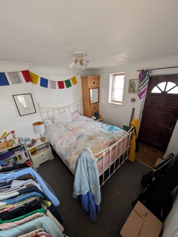 Room in a Shared Flat, Buckingham Road, BN1 - Photo 2