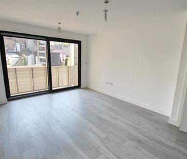 2 bed flat to rent, Watford, WD19 - Photo 3