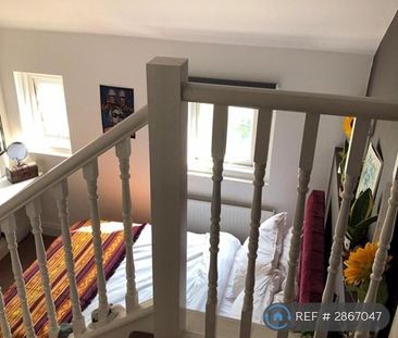 1 bedroom in a flat share to rent - Photo 5