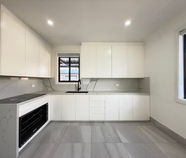 Modern & Spacious 3-Bedroom Home - Photo 3