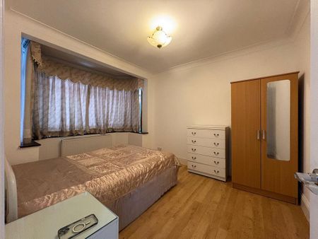 3 bedroom semi-detached house to rent - Photo 3